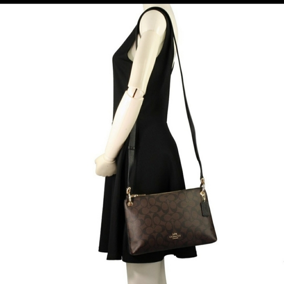 Coach Handbags - NEW COACH Sig Mia Crossbody